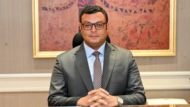 وزير الإسكان المصري