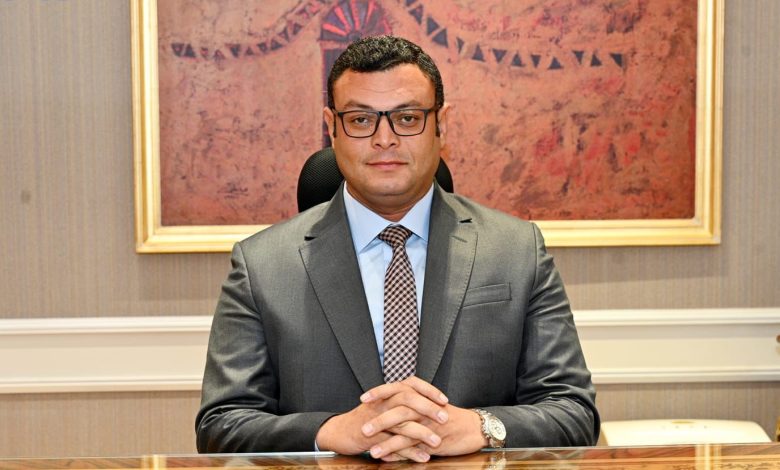 وزير الإسكان المصري