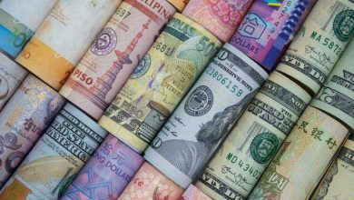 اعد صياغة هذا العنوان ليكون بصيغة خبرية صحفية بشرية تبدأ دائما بكلمتين الى اربع كلمات مثيرة للاهتمام حسب سياق المحتوى ثم يكمل العنوان بشكل بحثي يحتوي على كلمات مفتاحية شائعة وبدون وضع نقطة في النهاية فقط النص النهائي للعنوان بدون شرح او تعليمات: أسعار العملات اليوم الإثنين 12- 5-2025 مقابل الجنيه المصري بالبنوك