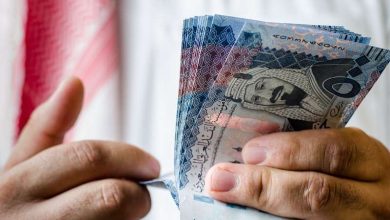 اعد صياغة هذا العنوان ليكون بصيغة خبرية صحفية بشرية تبدأ دائما بكلمتين الى اربع كلمات مثيرة للاهتمام حسب سياق المحتوى ثم يكمل العنوان بشكل بحثي يحتوي على كلمات مفتاحية شائعة وبدون وضع نقطة في النهاية فقط النص النهائي للعنوان بدون شرح او تعليمات: مع اقتراب موسم الحج.. سعر الريال السعودي اليوم الاثنين أمام الجنيه في البنوك
