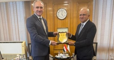 اتحاد الصناعات يبحث مع سفير بيلاروسيا التعاون بالصناعات الثقيلة والدوائية