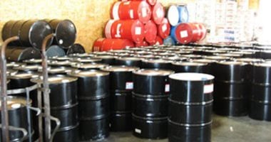 أسعار النفط تواصل انخفاضها وخام برنت يسجل 64.35 دولار