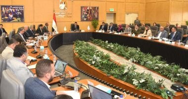 وزير الإسكان يتابع مشروعات المياه والصرف ضمن" حياة كريمة" بمحافظتى الغربية ودمياط