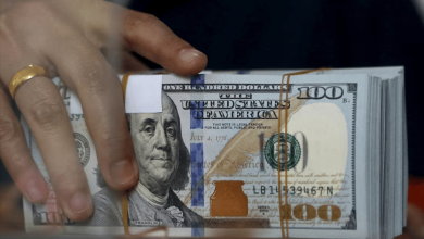 مكاسب قوية للدولار الأمريكي نتيجة بيانات الواردات وضعف ثقة المستهلكين
