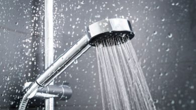 أهمية الاستحمام صباحا وفوائده لصحة الجسم والنشاط الذهني والطاقة.