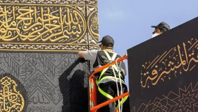 إرث يواصل عبر الزمن بدء مراسم تغيير كسوة الكعبة المشرفة