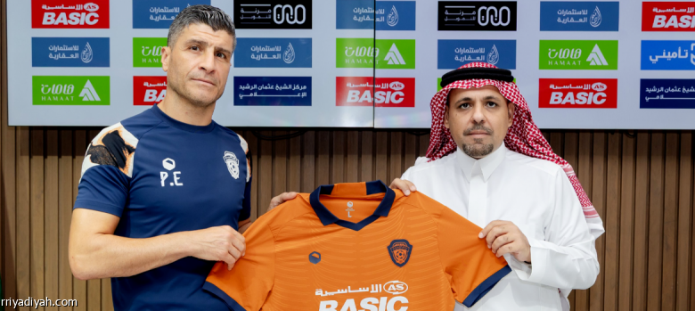 إيمانويل يمدد عقده مع الفيحاء حتى عام 2026 في صفقة مثيرة