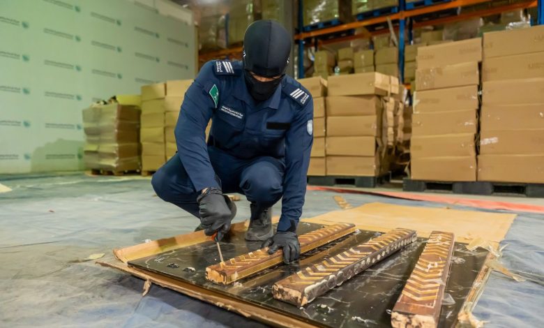 احباط تهريب 732015 حبة امفيتامين بميناء جدة الاسلامي