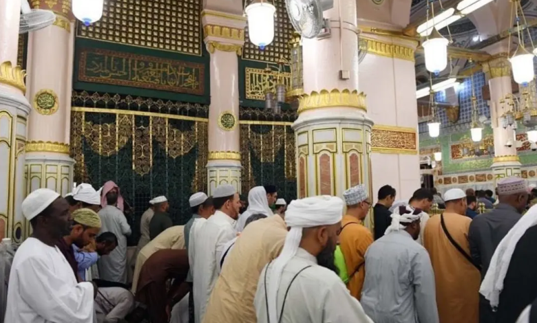 الحج والعمرة تدعو الحجاج للالتزام بضوابط زيارة الروضة الشريفة