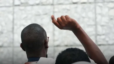 الحجاج يرمون الجمرات ويغادرون لأداء طواف الوداع في الحرم.