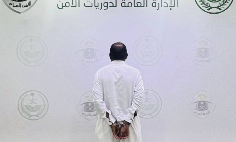 القبض على شخص حاول الاعتداء على آخر في جدة بصورة مفاجئة