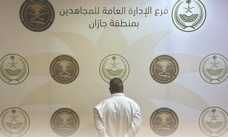 القبض على مقيم لنقله سبعة مخالفين لنظام امن الحدود بجازان