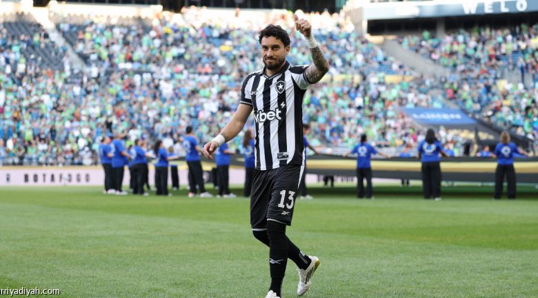 النصر يستعرض خيارات جديدة.. تيليس مرشح بارز لتعزيز مركز الظهير