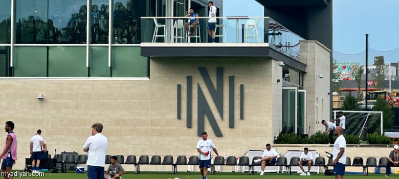 الهلال يشرع في التحضيرات استعدادًا للمنافسات المرتقبة مع غياب سالم والجوير