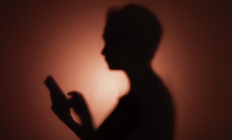 تحذير مهم: تطبيقات خطيرة تهدد امن هاتفك احذفها فوراً الآن