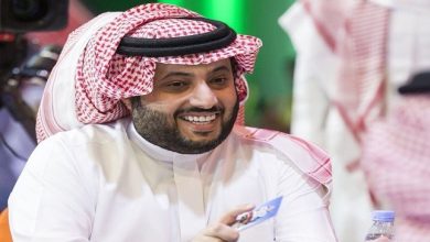 تركي آل الشيخ يهنئ فريق الهلال بعد التعادل مع ريال مدريد في مباراة مثيرة