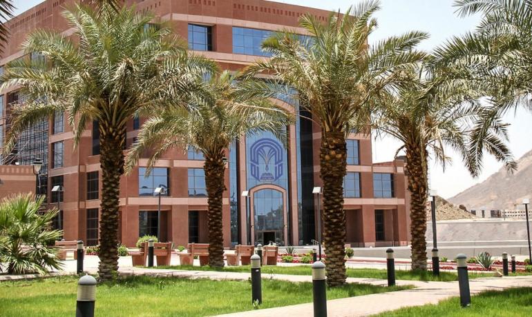 جامعة طيبة تعلن عن موعد التحويل الداخلي والخارجي للطلاب والطالبات