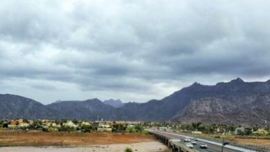 رياح نشطة وغيوم متفرقة مع أتربة على نجران اليوم