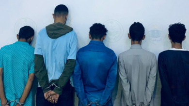 شرطة مكة تخطف مخالفين لنظام أمن الحدود لسرقتهم كيابل كهربائية