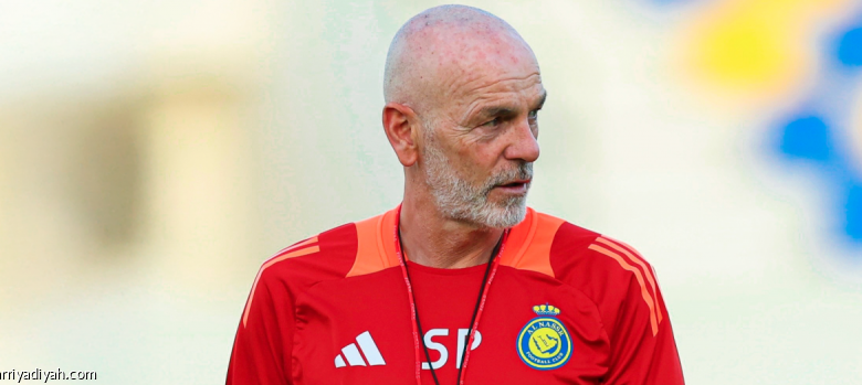 فيورنتينا يقترب من إنهاء العلاقة مع المدرب بيولي بعد الهزيمة أمام النصر
