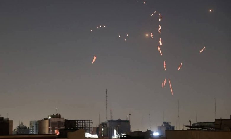 قتيل و14 جريح في اسرائيل جراء ضربات صاروخية ايرانية مفاجئة