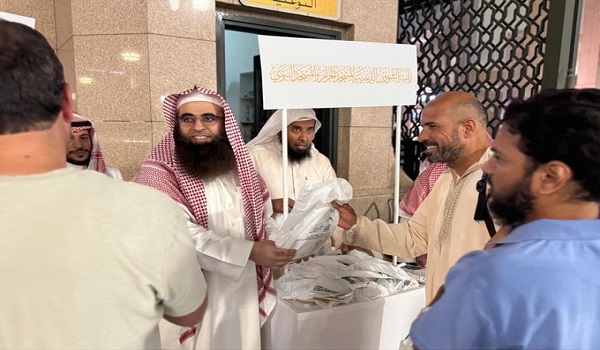 مبادرة مطبوعات ومطويات لت enrich تجربة زوار المسجد النبوي