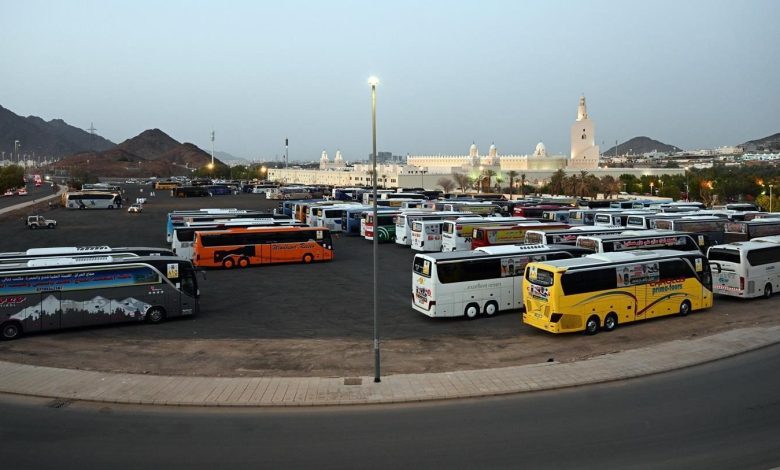 مواقع متنقلة لدعم حجاج عند تعطل حافلاتهم في طريق الهجرة