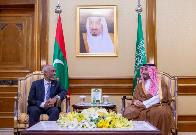ولي العهد يلتقي رئيس المالديف ويبحثان سبل تعزيز التعاون والعلاقات الثنائية