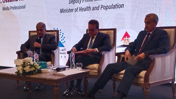 225 مولودا كل ساعة في مصر وفق وزير الصحة