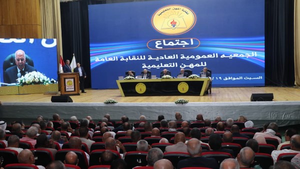 أخبار المعلمين.. خلف الزناتي يكشف عن هدية مميزة لأصحاب المعاشات