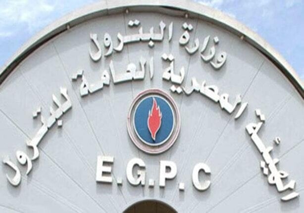 إحباط محاولة بيع 15 ألف لتر سولار وبنزين وإغلاق محطات مخالفة