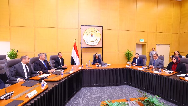 إقبال ملحوظ.. 11803 أسرة كافلة بديلة حسب تصريحات وزيرة التضامن