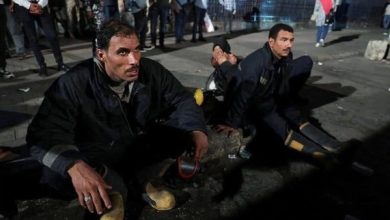 اتحاد العمال يعبّر عن حزنه لفقدان شهداء حريق سنترال رمسيس ويثني على جهود رجال الحماية المدنية
اتحاد النقابات ينعى ضحايا حريق سنترال رمسيس ويُشيد بشجاعة رجال الإطفاء
آلام اتحاد العمال تتجلى في نعي شهداء حريق سنترال رمسيس وتقدير أب brave الإطفاء