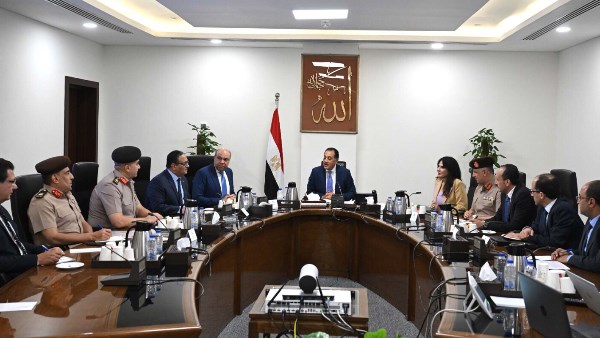 اجتماع لرئيس الوزراء لمتابعة مشروع مبنى 4 بمطار القاهرة
رئيس الحكومة يعقد اجتماعًا لمتابعة إجراءات مبنى 4 بمطار القاهرة
مدبولي يستعرض خطوات تنفيذ مشروع مبنى 4 في مطار القاهرة
مناقشة الإجراءات التنفيذية لمشروع مبنى 4 بمطار القاهرة برئاسة مدبولي