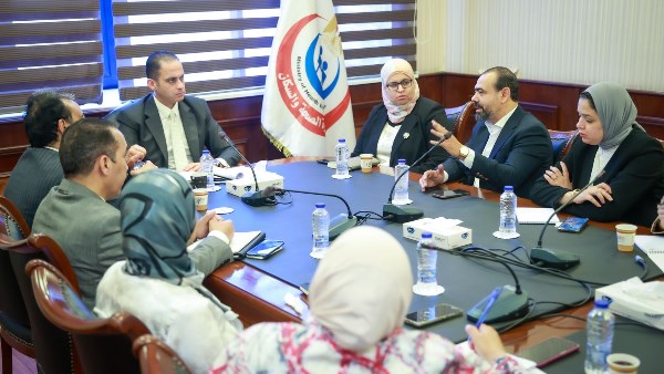 اجتماع لمناقشة السياحة العلاجية وفرص تدريبية لأطباء الأسنان