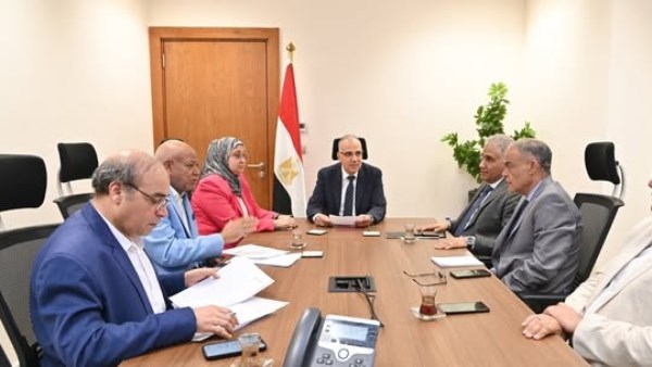 اجتماع هام لوزير الري مع النواب لمناقشة مطالب المواطنين
وزير الموارد المائية يستعرض طلبات النواب لتلبية احتياجات المواطنين
لقاء مثمر بين وزير الري وأعضاء البرلمان لبحث قضايا جماهيرية
جولة مفاوضات لوزير الري مع البرلمان للتعامل مع شكاوى المواطنين