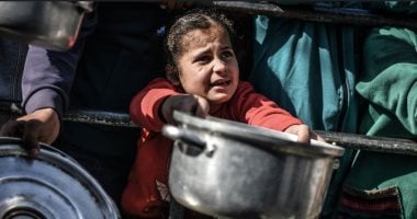 إسرائيل تقتل أطفال غزة بالجوع.. ارتفاع عدد شهداء سوء التغذية لـ69 طفلا