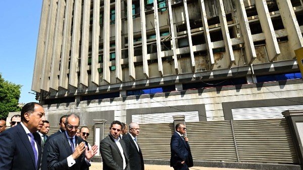 استعادة الخدمات تدريجياً.. وزير الاتصالات يوضح تفاصيل حريق سنترال رمسيس وتداعياته
تفاصيل حريق سنترال رمسيس.. وزير الاتصالات يكشف عن خطة استعادة الخدمات
وزير الاتصالات يكشف عن تداعيات حريق سنترال رمسيس واستعادة الخدمات تدريجياً
تداعيات حريق سنترال رمسيس.. وزير الاتصالات يوضح تفاصيل خطة استعادة الخدمات
استعراض تقرير وزير الاتصالات بشأن حريق سنترال رمسيس وتداعياته