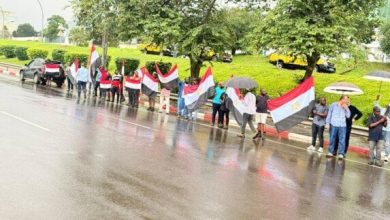 استقبال حار للرئيس السيسي عند وصوله غينيا الاستوائية «صور»