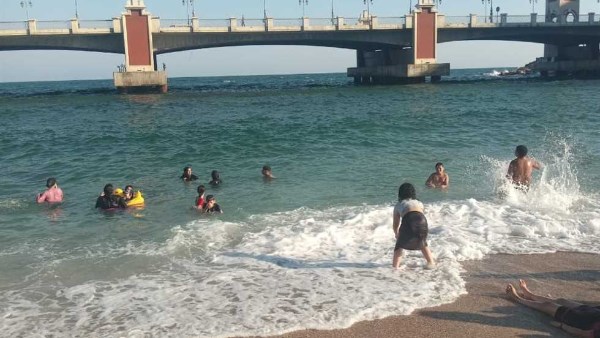 الأرصاد تكشف عن توقعات مطمئنة لطقس الغد في الإسكندرية
حالة الطقس غدًا في الإسكندرية: أجواء مرتفعة الحرارة
توقعات الطقس غدًا: الإسكندرية تحت تأثير أجواء حارة