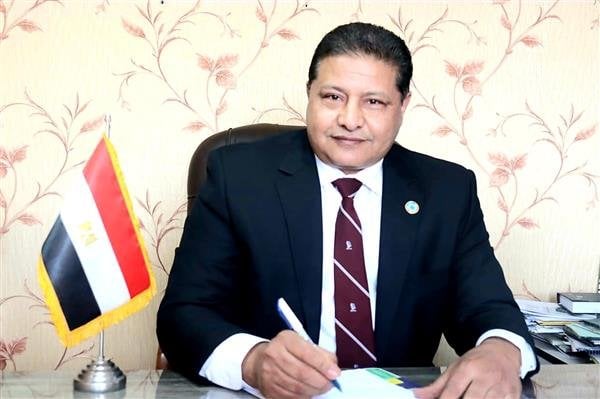 السفير مصطفى الشربيني يعلن: «درع مصر الأزرق» مشروع يحول الاقتصاد نحو الانخفاض في انبعاثات الكربون