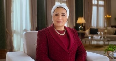 السيدة انتصار السيسى تتواصل هاتفيًا مع والدة البطل نور امتياز كامل