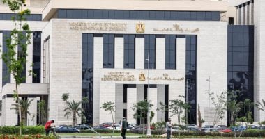 الكهرباء تواصل العمل لإعادة التيار للجيزة بعد انقطاع لمدة 24 ساعة