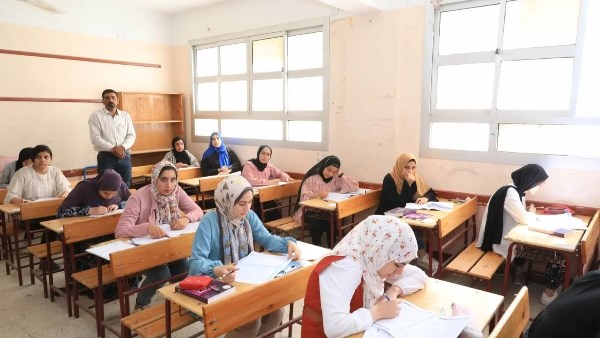 امتحانات الثانوية العامة 2025: انطلاق امتحاني الكيمياء والجغرافيا في جميع اللجان