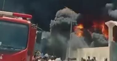 تداول فيديو لحريق مصنع إسفنج دمياط .. استمرار محاولات السيطرة على النيران