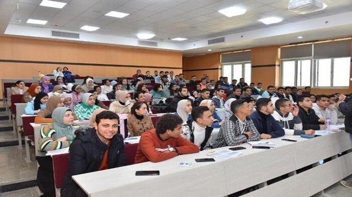 بدء العام الدراسي الجديد في المدارس والجامعات الحكومية والخاصة