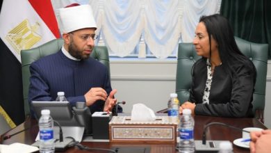 برامج الحماية الاجتماعية للأسر الأولى بالرعاية تحظى باهتمام الرئيس من خلال استقبال وزيرة التضامن الاجتماعي للدكتور أسامة الأزهري