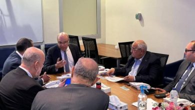 تأخيرات خفيفة في السفر جراء أعطال الإنترنت
عطل مؤقت يؤخر رحلات الطيران بشكل محدود
تأثير انقطاع الإنترنت على مواعيد الطيران
حركة الطيران تتأثر بعطل شبكات الإنترنت
مواطنون يشكون تأخيرات الرحلات بسبب مشاكل الإنترنت