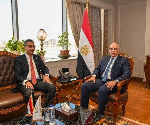 تأكيد وزيري الري والتموين على ضرورة تطوير مصانع إنتاج السكر وتحديث أوضاعها