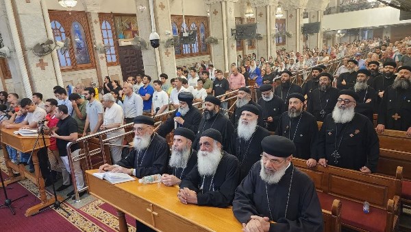 تسبحة شهرية مميزة لشعب إيبارشية حلوان
نيافة الأنبا ميخائيل يقيم تسبحة نصف الليل بكنيسة السيدة العذراء
لحظات روحانية في تسبحة إيبارشية حلوان الشهرية